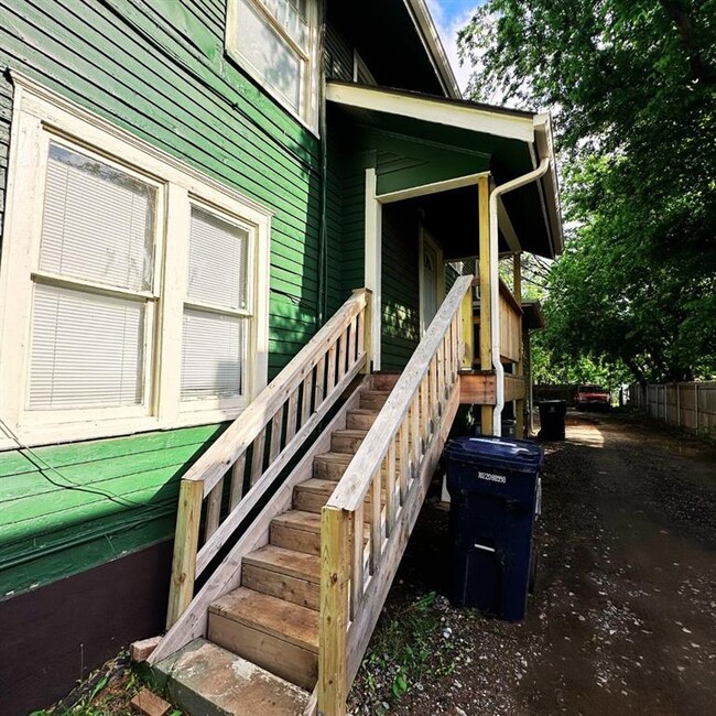 Building Photo - 2224 NW 16th St
