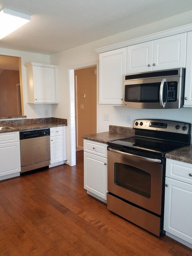 Building Photo - 460 Strutter Trail