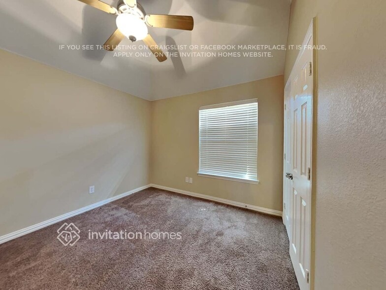 Building Photo - 2206 Kingsley Dr