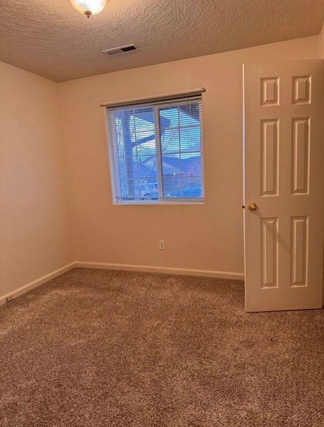 Building Photo - 655 Arthur Ave