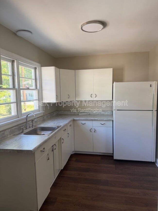 Building Photo - 4815 Oakleys Ln