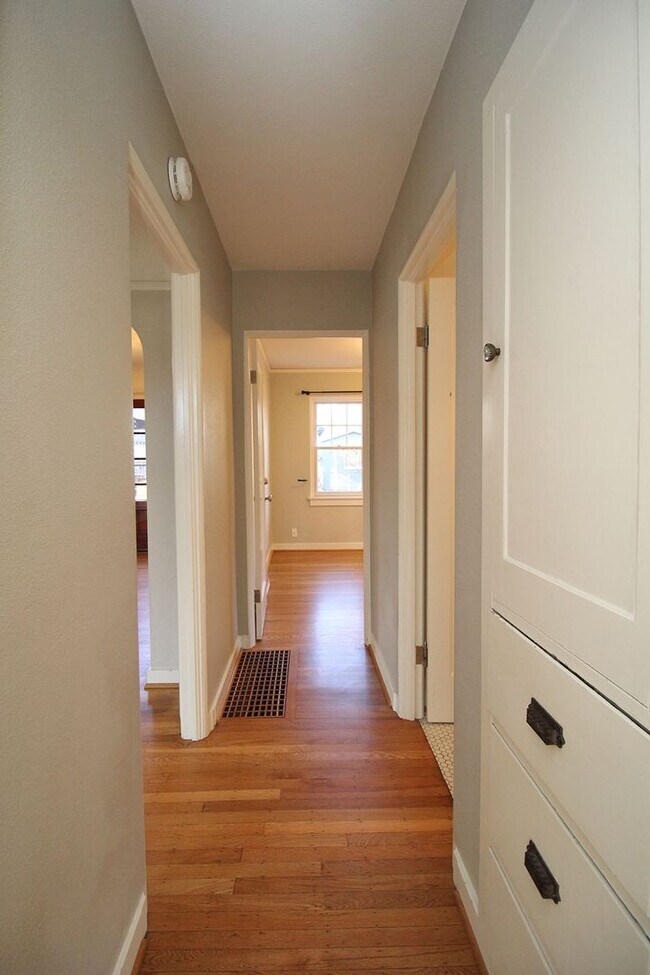 Building Photo - Spectacular 3 Bed English Tudor in the Per...