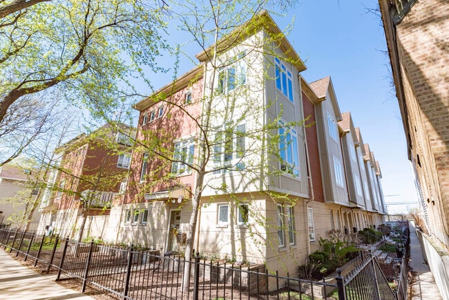 Building Photo - 2331 N Lister Ave