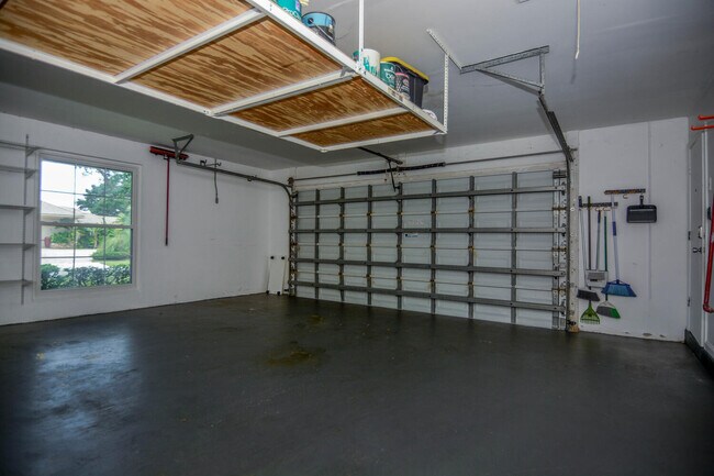 Building Photo - 3301 Embassy Dr