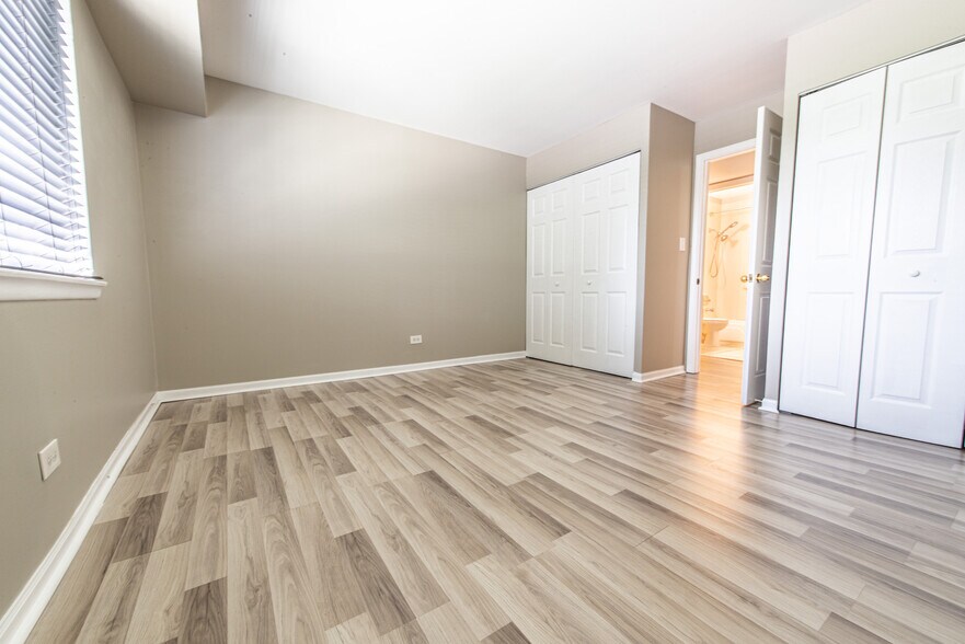 Building Photo - 1505 N Windsor Dr