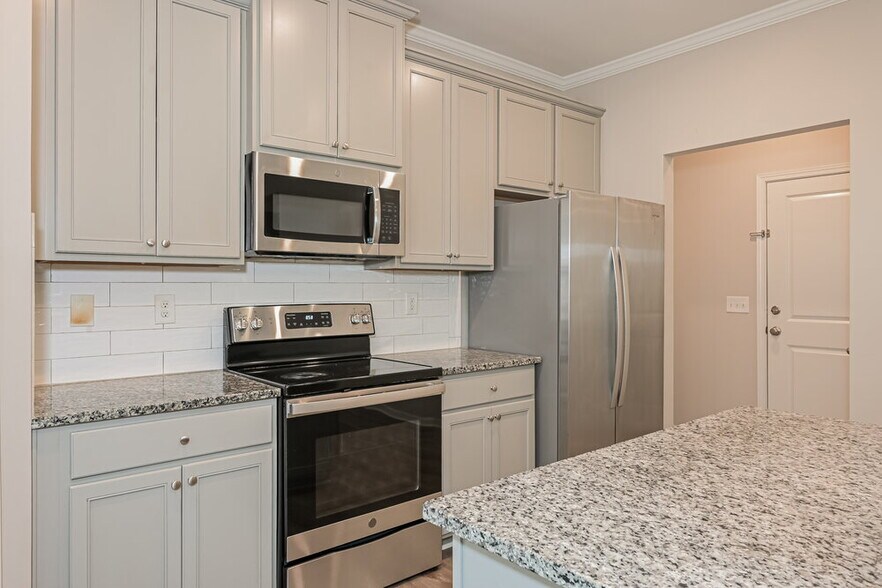 Building Photo - 6755 Hill Rock Ln