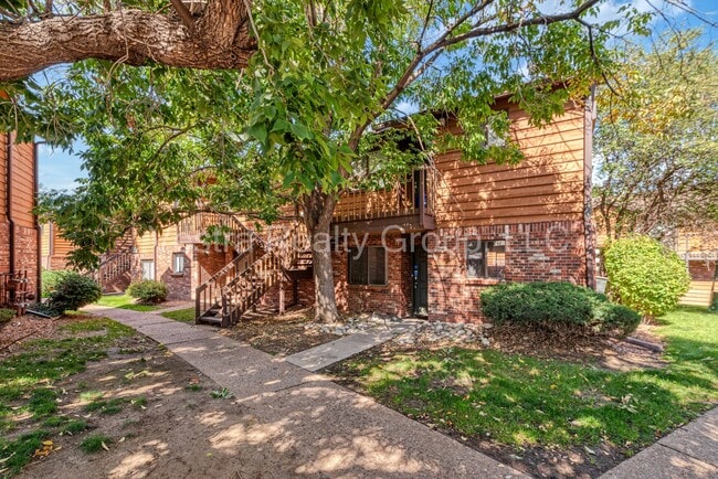 Building Photo - 2265 S Buckley Rd