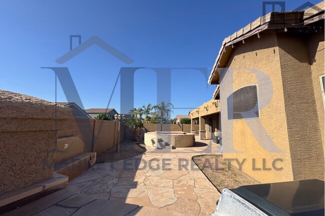 Building Photo - 3Bed/2.5Bath Home at Guadalupe/Crismon Rd! $399 MOVE-IN SPECIAL! Ready for Immediate Move-In!