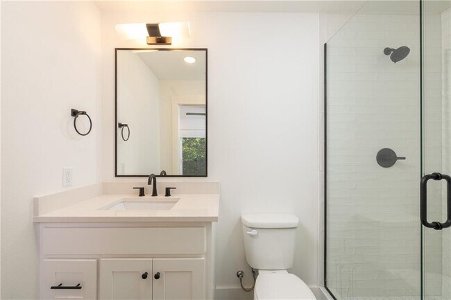 Building Photo - 207 W Lafayette St