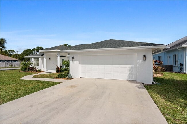 Building Photo - 5923 Loxahatchee Pines Dr