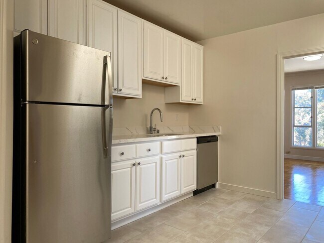 Building Photo - 38-40 15th Avenue