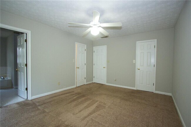 Building Photo - 2421 Sherrie Ln SW