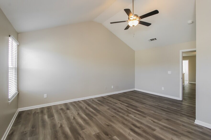Building Photo - 2436 Cornell Cir
