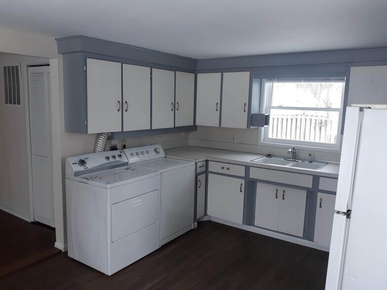 Building Photo - 1014 Marston Ave