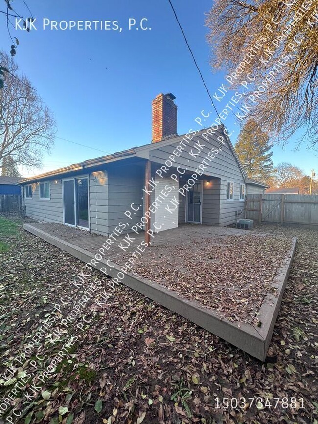 Building Photo - Charming 3-Bedroom Ranch in Heart of Beave...