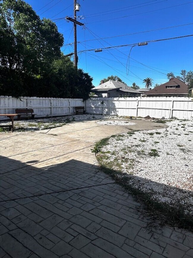 Building Photo - Charming 3 Bed / 1 Bath Home in the Heart of the Tower District