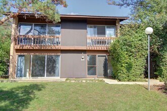 Building Photo - 5946 Greenview Rd