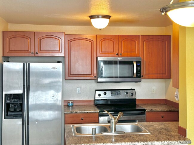 Building Photo - Bellevue Condo: 2BR/2BA Condo with Olympic...