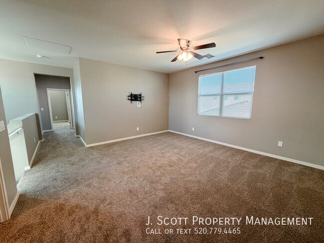 Building Photo - 1270 Carlsbad Dr