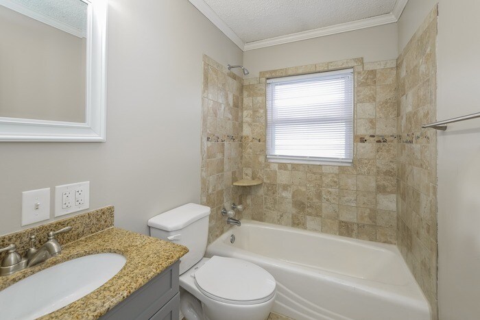 Building Photo - 706 N Aztec Dr