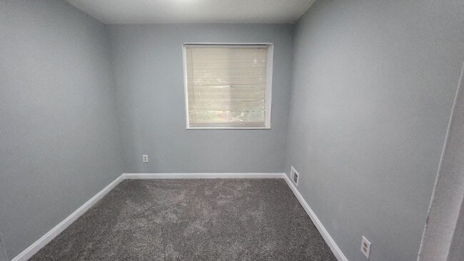 Building Photo - "Charming 3-Bed Home with Modern Amenities in Temple Hills - Ideal Location!"