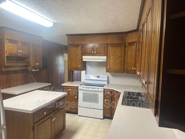 Building Photo - 151 Tanner Ln