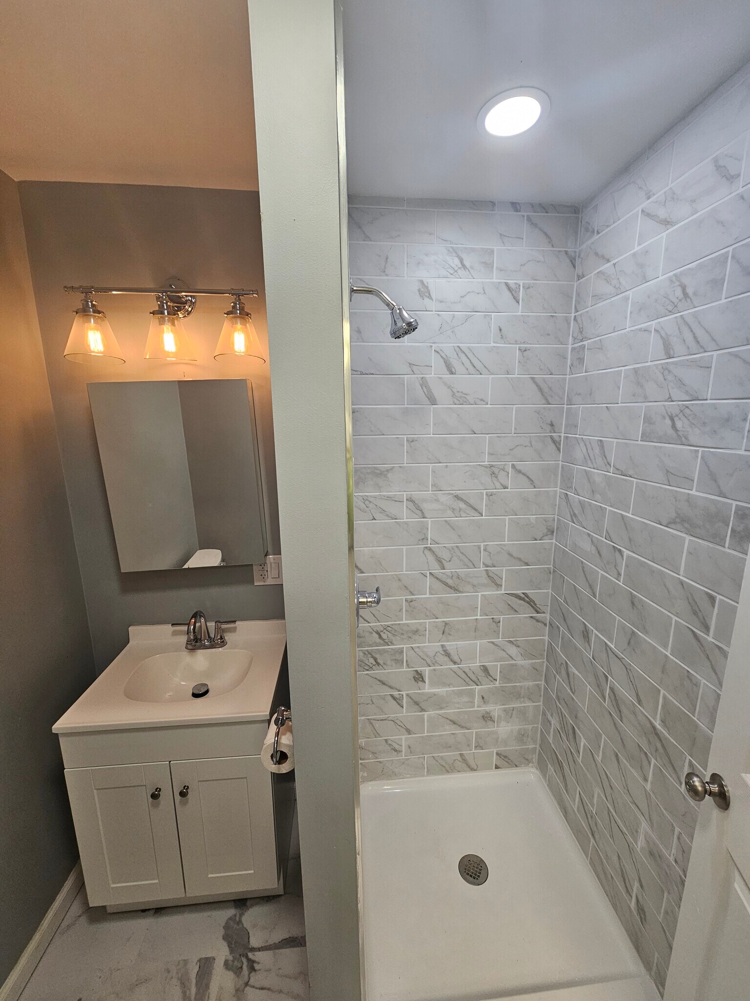 Building Photo - 1650 Mineral Spring Rd