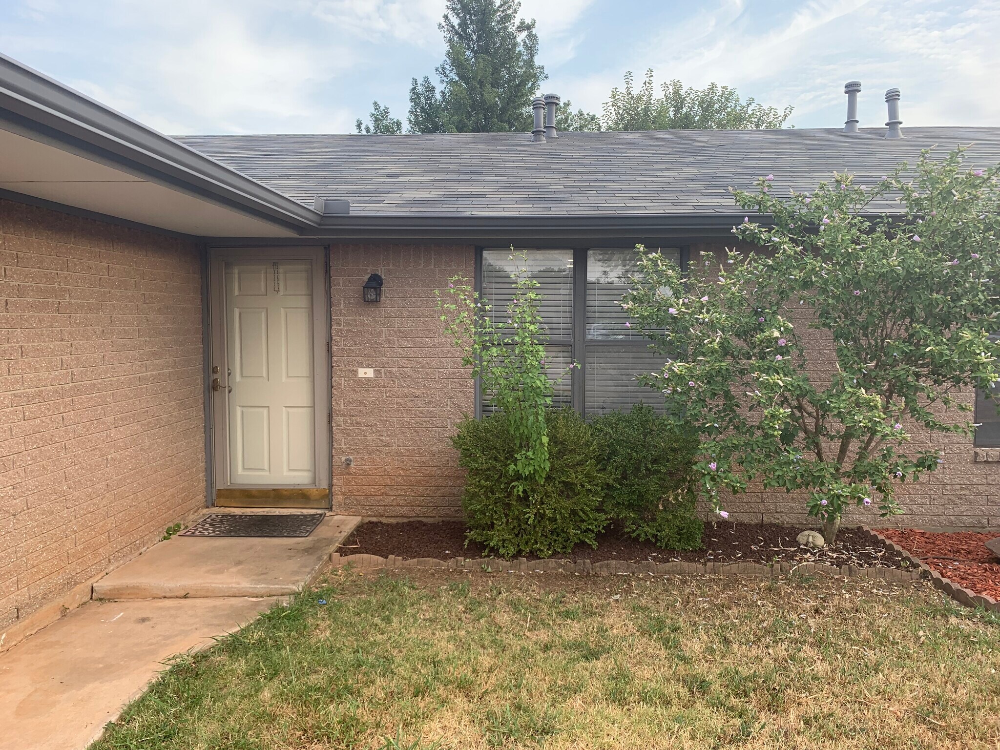 Building Photo - 12500 SW 2nd St