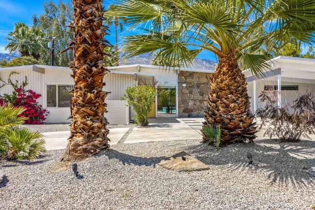 Building Photo - 513 Bedford Dr