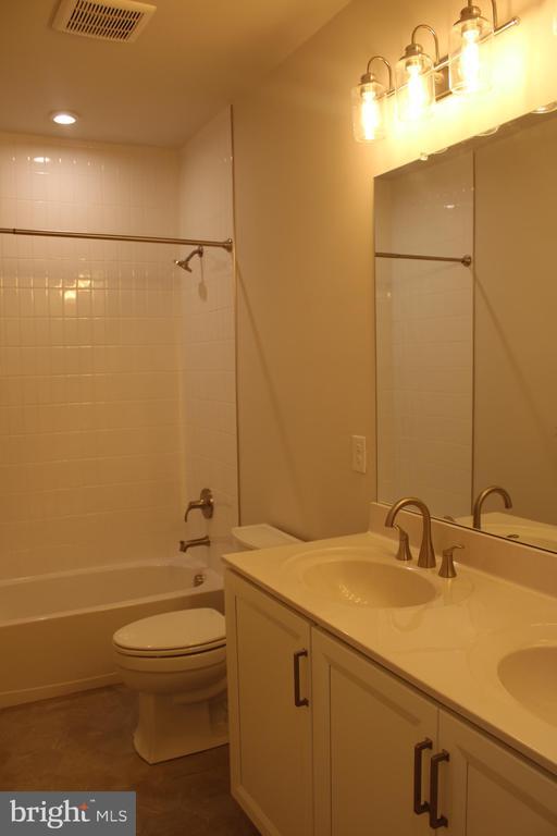 Building Photo - 205 Manion Aly
