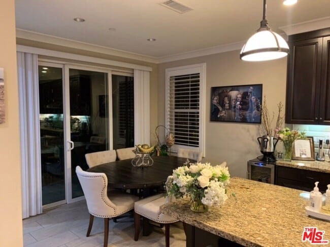 Building Photo - 51 Ivory Petal