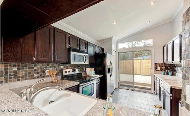 Building Photo - 1420 Eastwind Dr