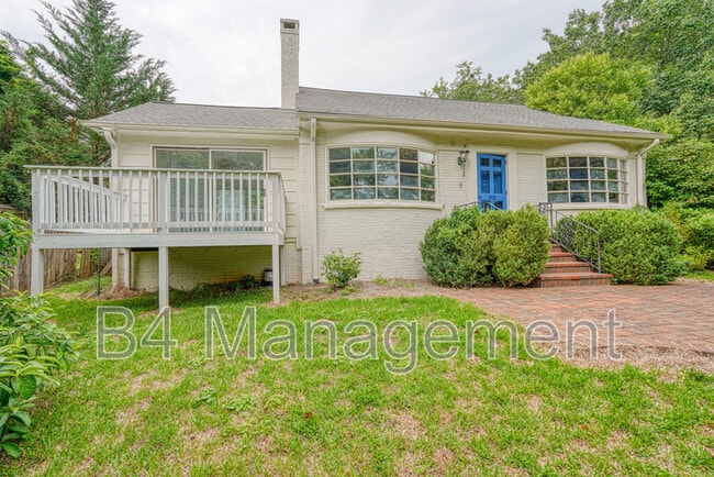 Building Photo - 925 Brentwood Dr
