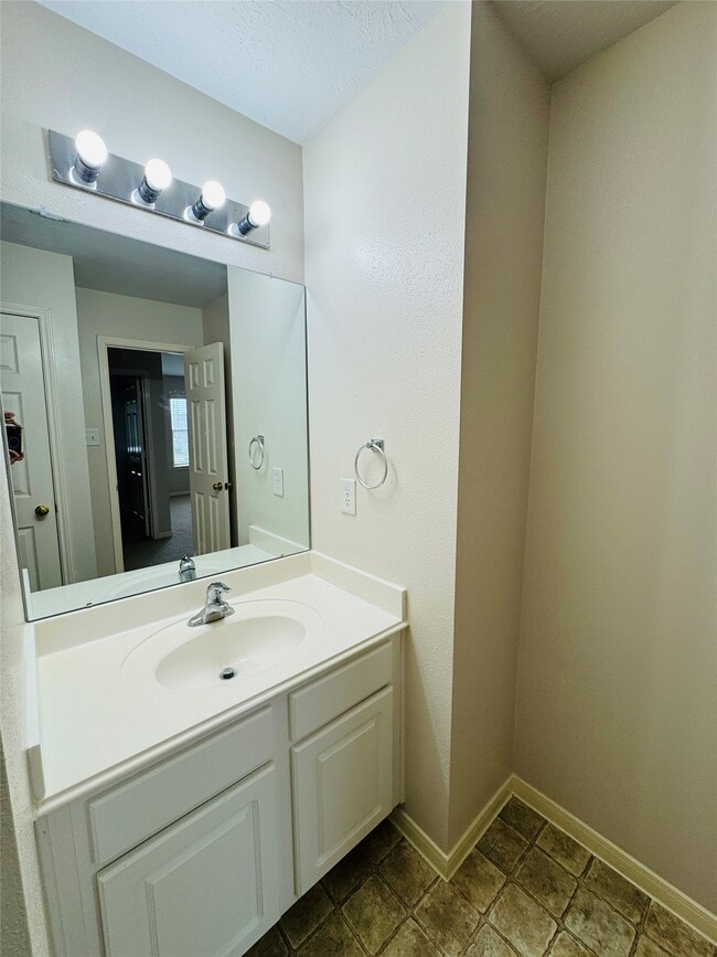 Building Photo - 8003 Beech Park Ln