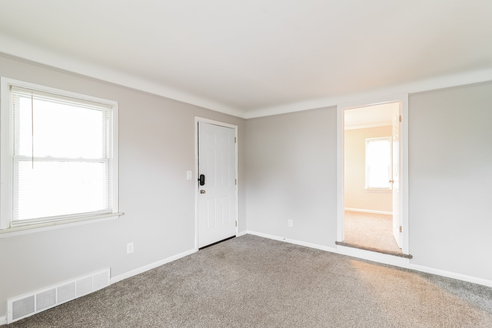 Building Photo - 1593 Leblanc St