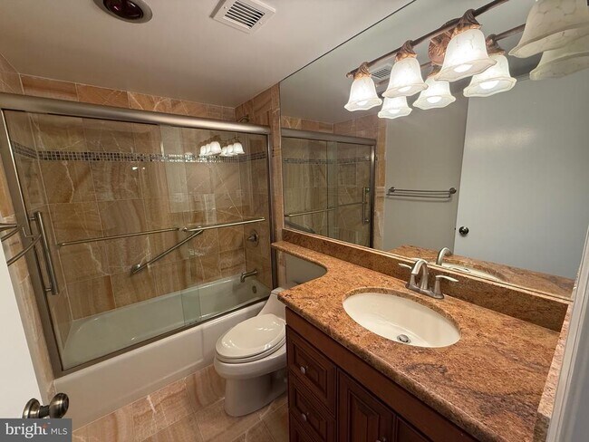 Building Photo - 1101 S Arlington Ridge Rd