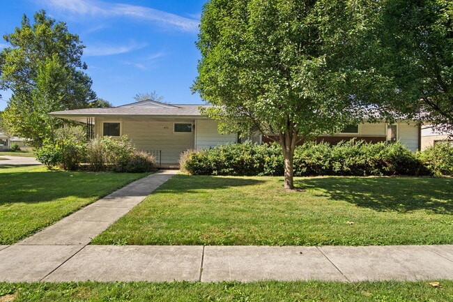 Building Photo - 431 Parkside Dr