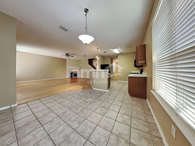 Building Photo - 2821 Bentridge Dr