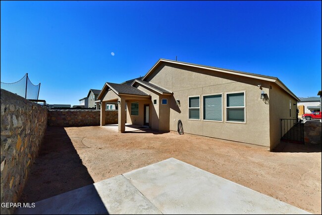 Building Photo - 10716 Drew Pearson Dr