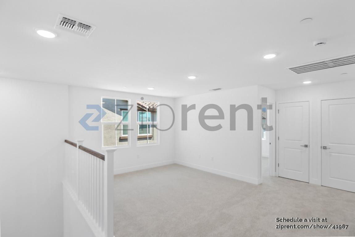 Building Photo - 379 Monastery Dr