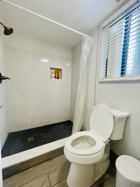 Building Photo - 5571 Courtyard Dr