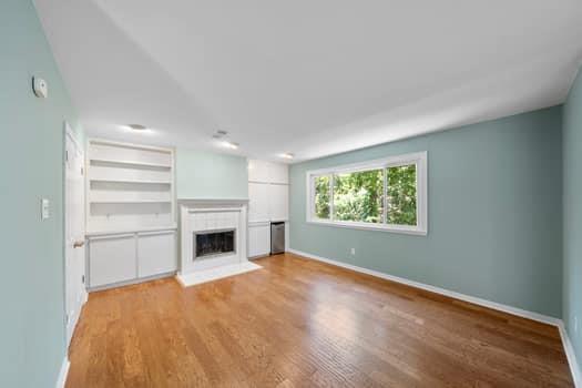 Building Photo - 201 Vanderpool Ln