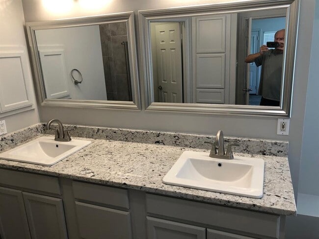 Building Photo - 4610 Plantation Creek Dr