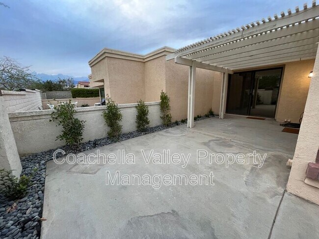 Building Photo - 41682 Aventine Ct