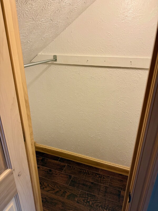 Building Photo - 1616 Spring Valley Dr