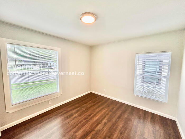 Building Photo - 10425 Ferguson Rd