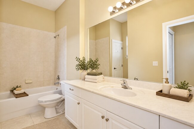 Building Photo - Charming 1/1 Spacious Condo Located in the Desirable Baldwin Park - Orlando!