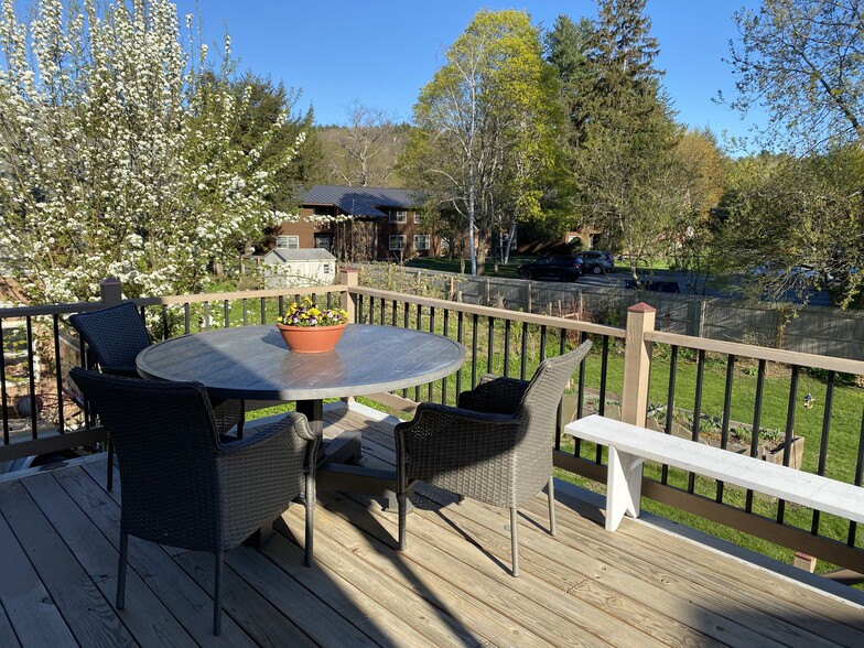 Deck - 11 Green Street