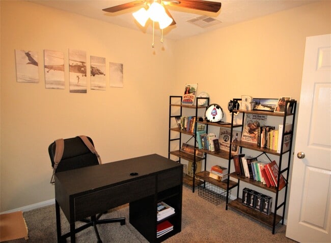 Building Photo - 2409 Avalon Trace Ln