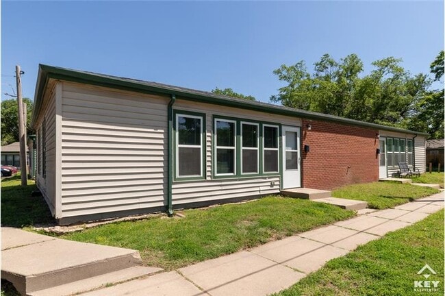 Primary Photo - 3004 W Newell St